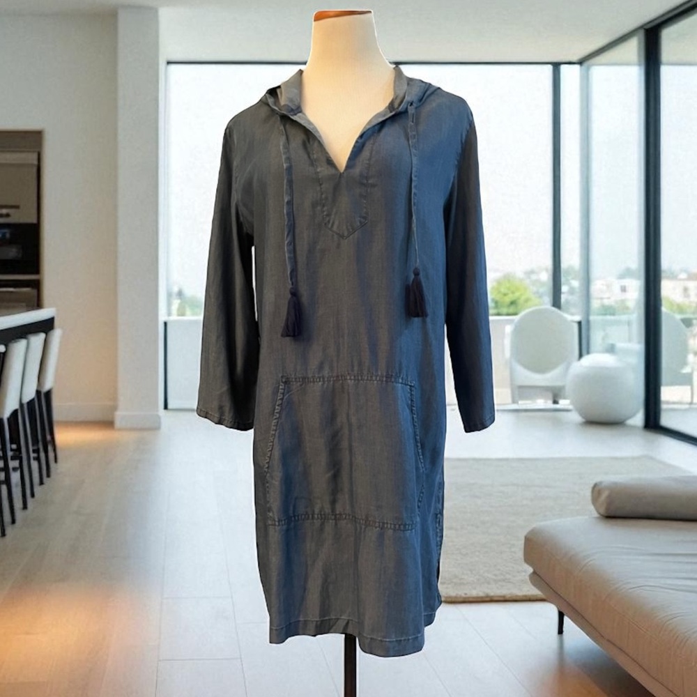 TOMMY BAHAMA CHAMBRAY POPOVER HOODIE SIZE MEDIUM